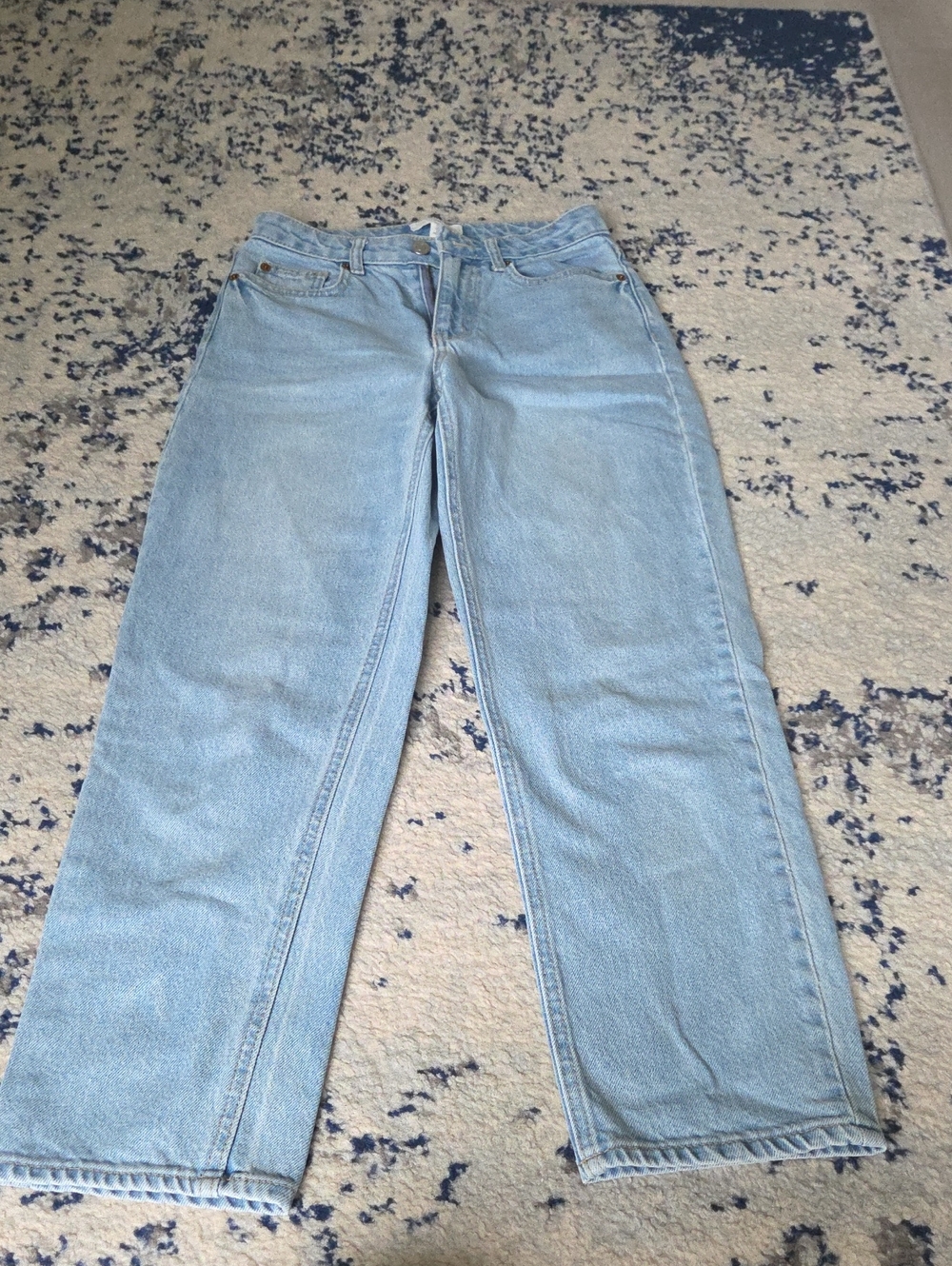 H&M Light Blue Denim Jeans with Gold Stitching